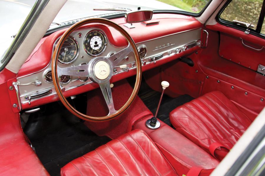 Интерьер Mercedes-Benz 300 SL 1955 года  (фото 98 из 233)